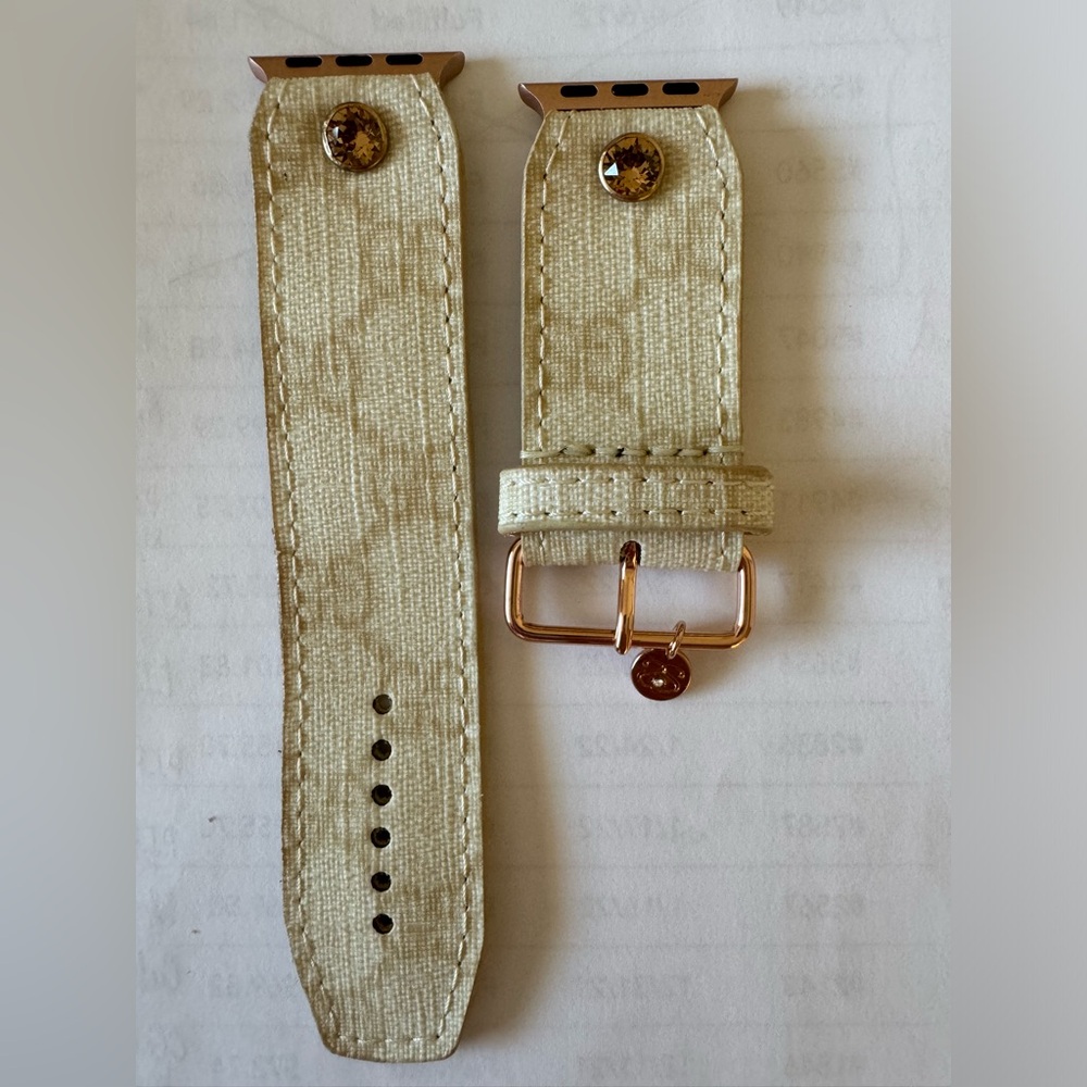 Sparkl vanilla Apple Watch band size 4